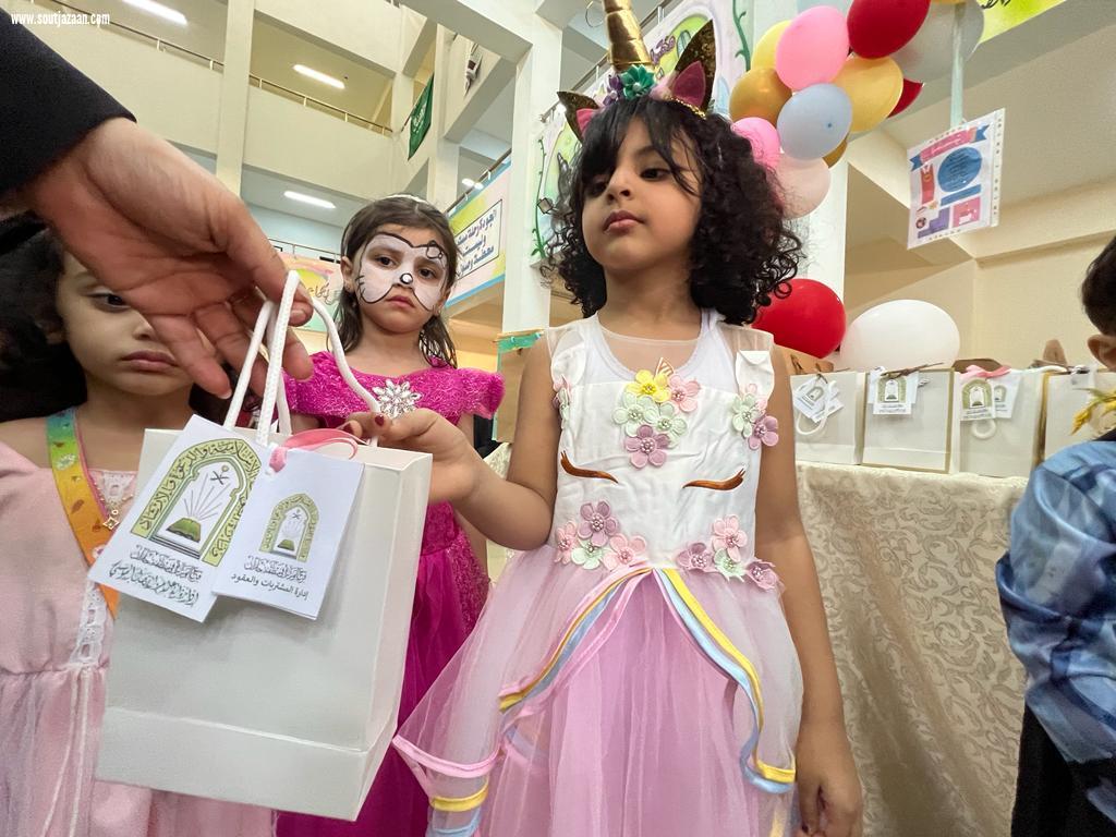 حضره ٤٩ معلمة وإدارية واستهدفت ٩٧ طالباً وطالبة | الشؤون الإسلامية في جازان تشارك في يوم الطفل العالمي بالشراكة مع التعليم