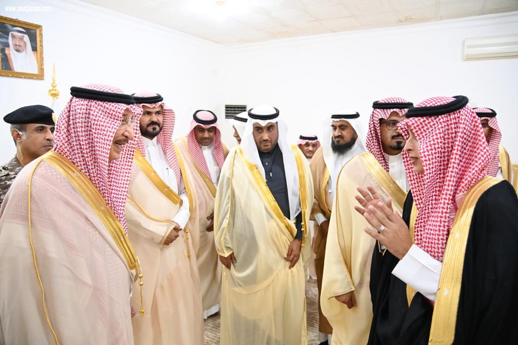 سموُّ أميرِ منطقة جازان يزور محافظةَ الدرب ويلتقي مشايخ وأهالي المحافظة