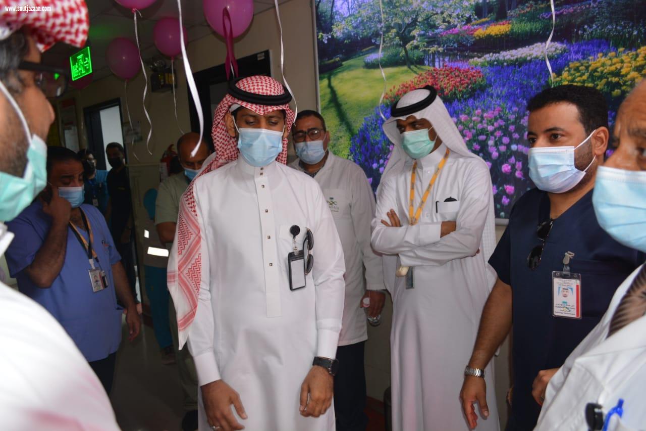 مدير مستشفى صامطة يدشن حملة الكشف المبكر لسرطان الثدي