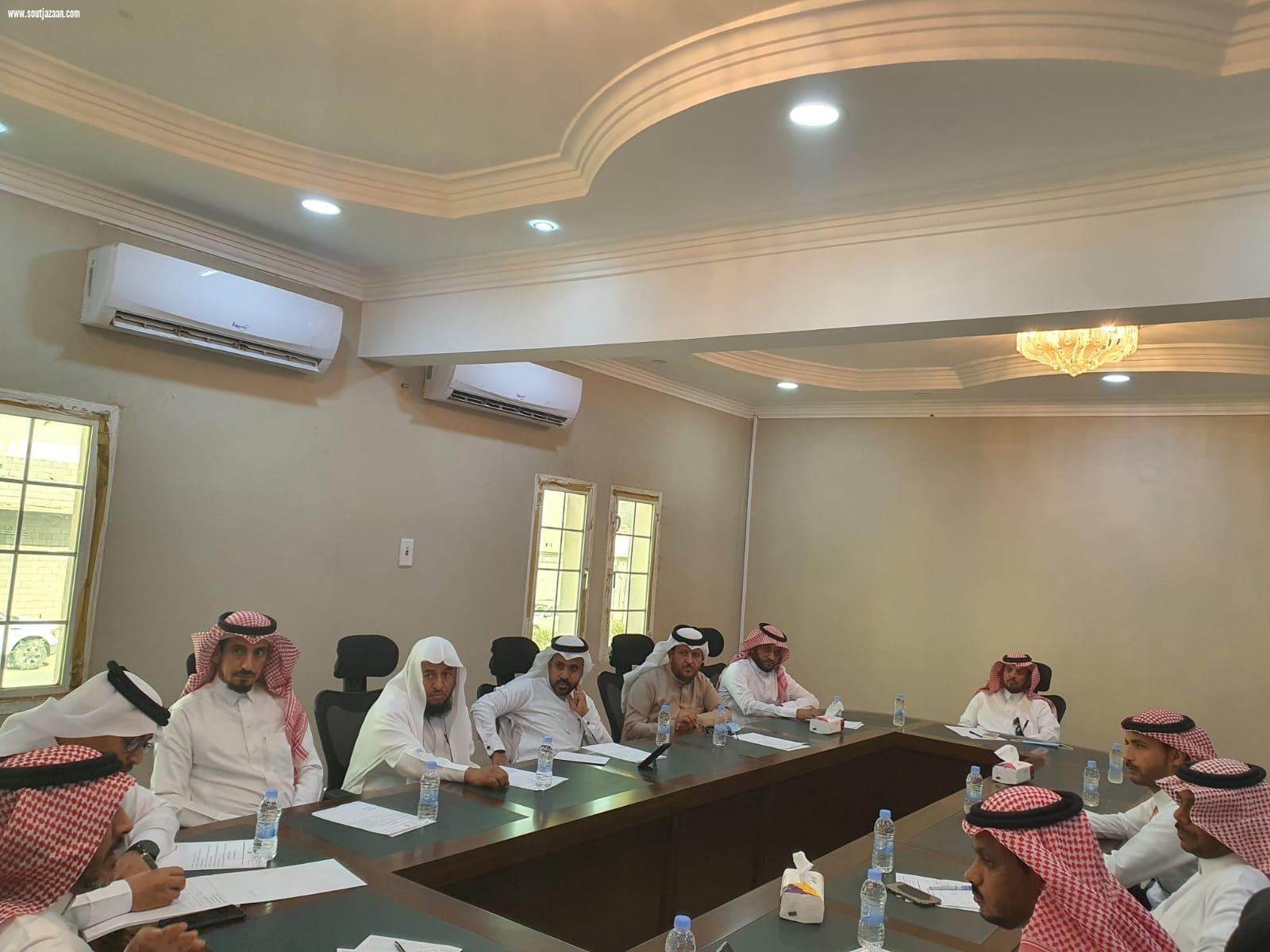 *المجلس البلدي لبلدية محافظة بيش يعقد جلسته العادية ذات الرقم ( ٧٢)*