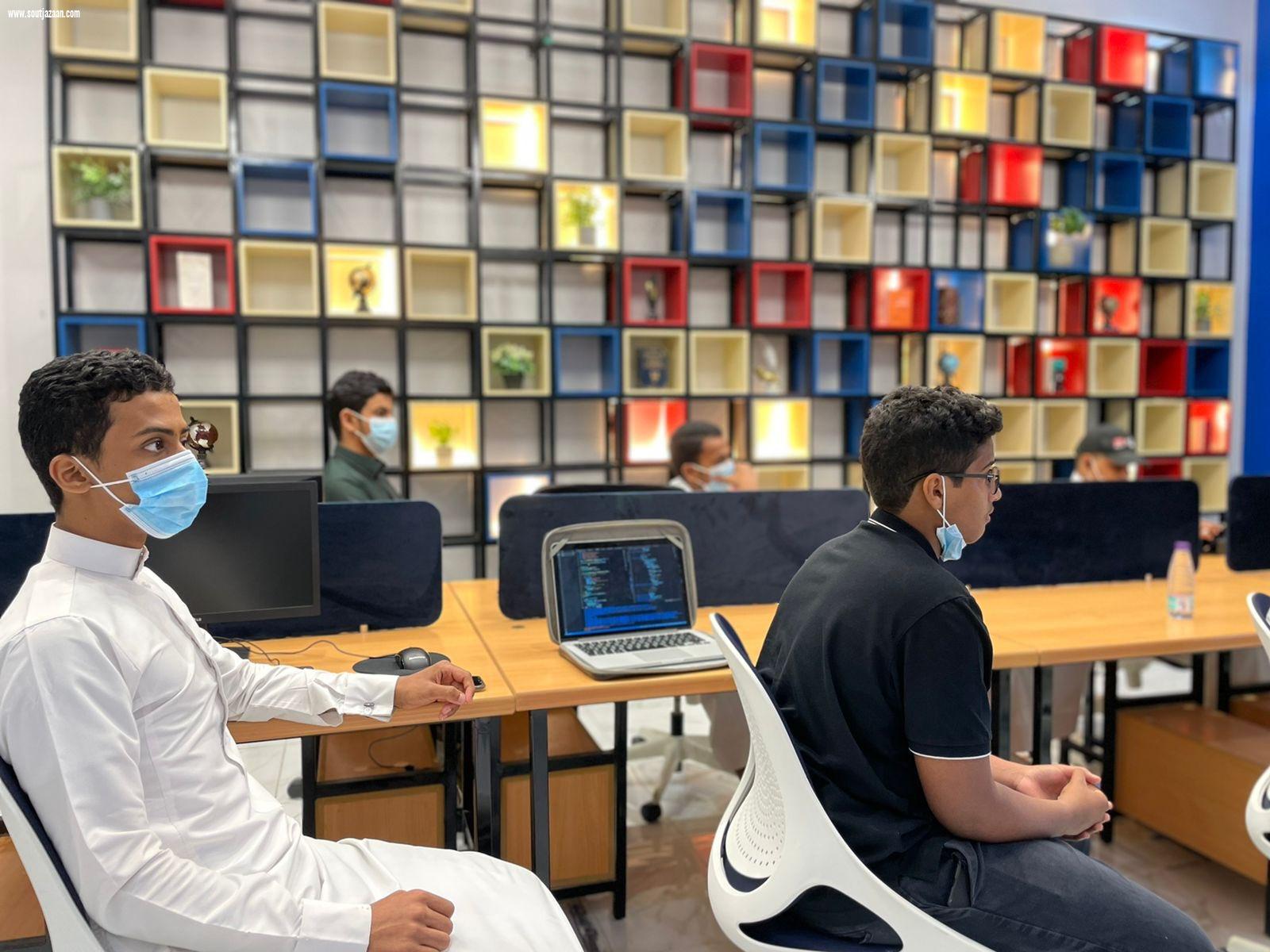 تعليم جازان ينمي مواهب وإبداعات طلابه وطالباته في معسكر  Boot Camp البرمجي 