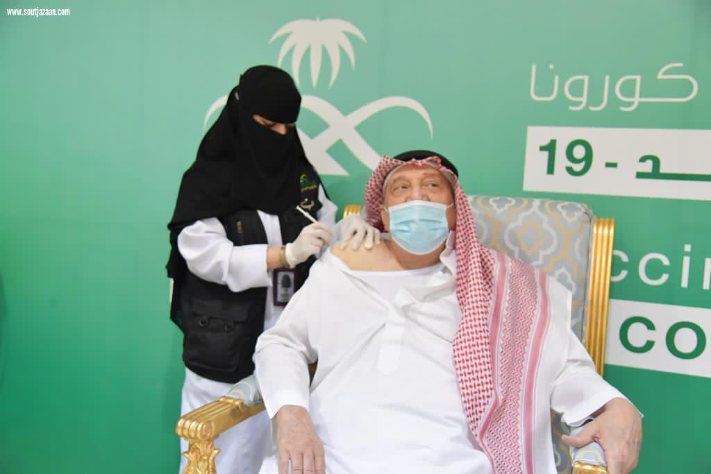 سمو أمير منطقة جازان يتلقى الجرعة الثانية من لقاح كورونا 