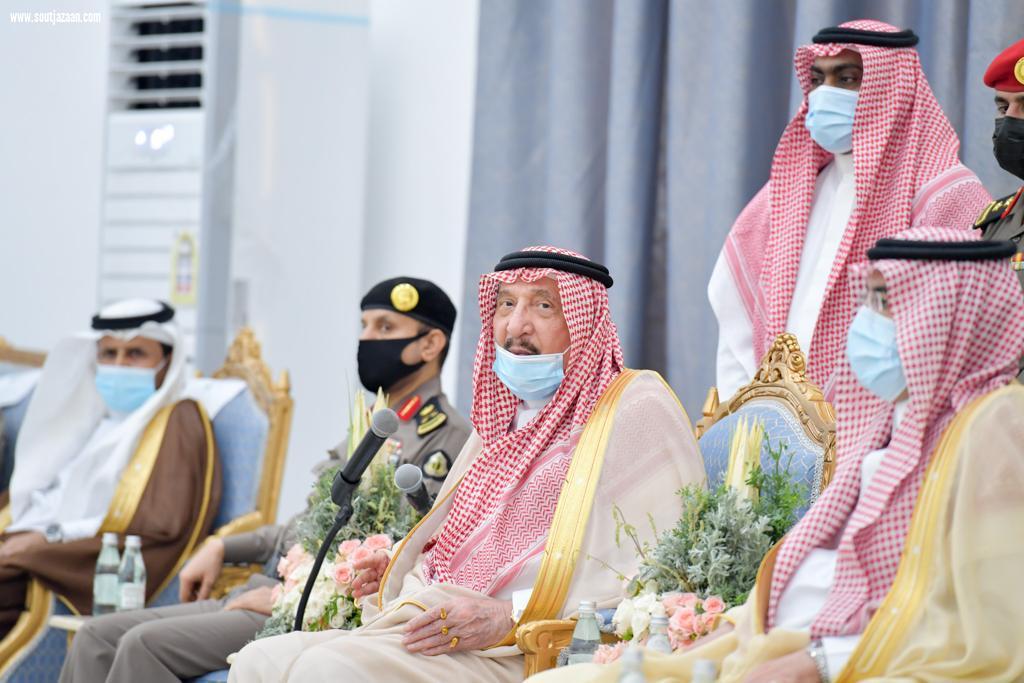 سمو أمير منطقة جازان يلتقي مشايخ وأهالي محافظة العارضة ويبحث احتياجتهم التنموية