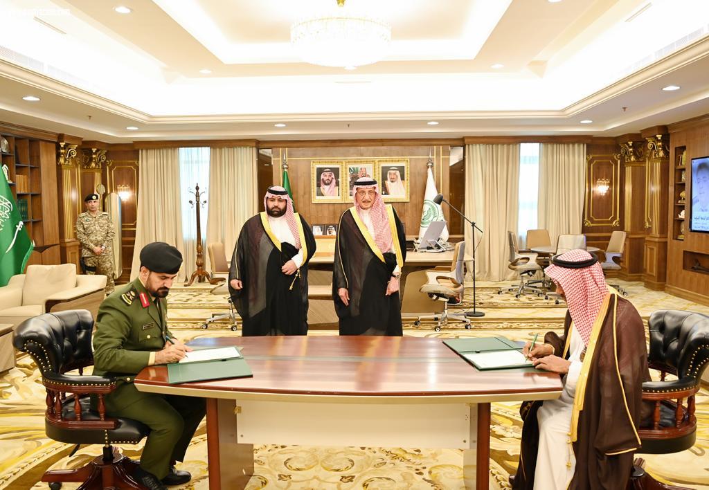 سمو أمير منطقة جازان يرعى مراسم توقيع اتفاقية لدعم البرامج التأهيلية والإصلاحية بسجون المنطقة
