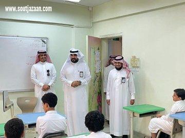 محافظ العيدابي سفر الشهراني يقوم بجولة تفقدية على المجمعات التعليمية بالمحافظة 