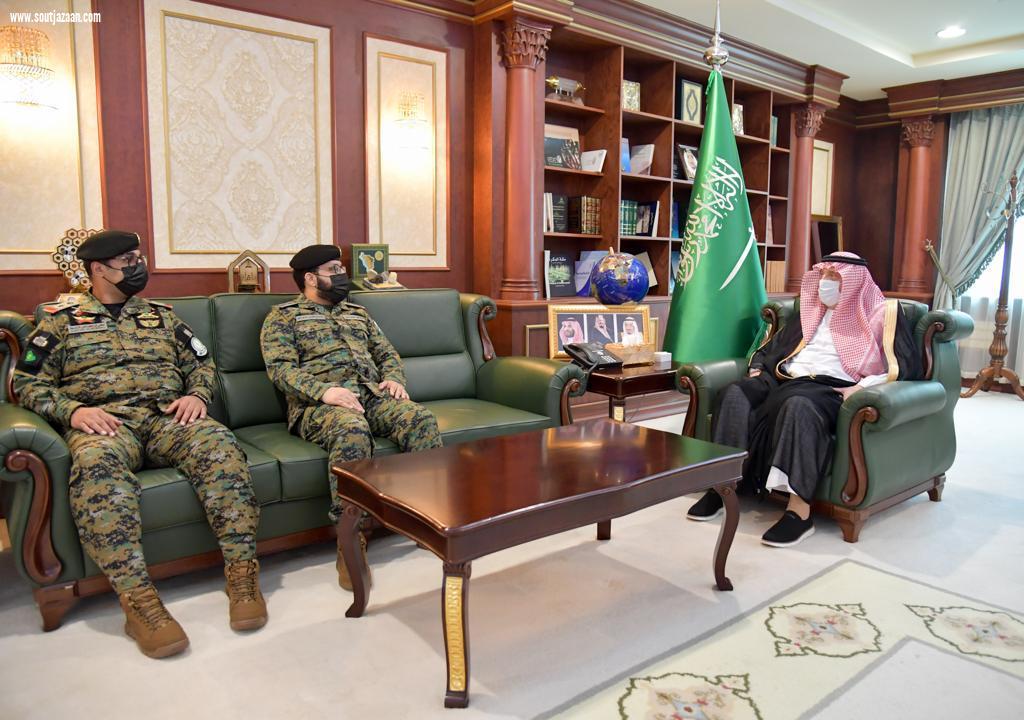 سمو أمير جازان يلتقي قائد قوة الأفواج الأمنية السابق والمعين حديثا بالمنطقة