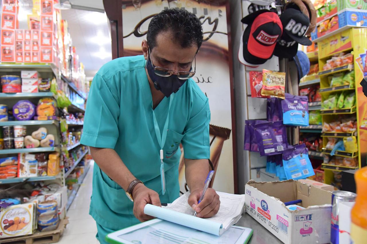 بمتابعة المحافظ الجهات الأمنية بمحافظة صامطة تتابع تطبيق الإجراءات الاحترازية