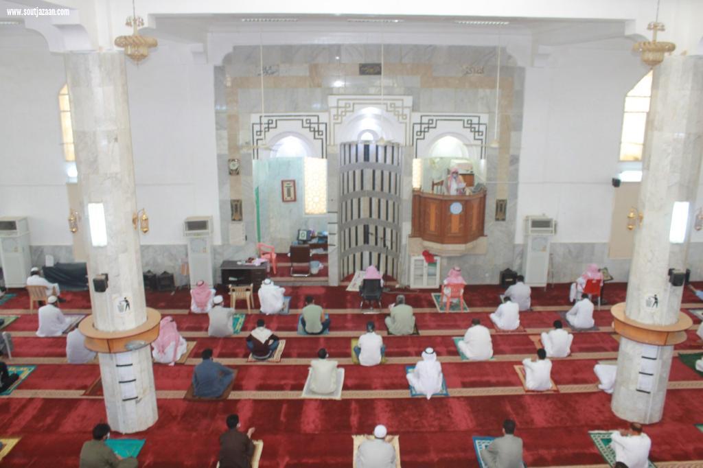 بمتابعة محافظ صامطة جولات ميدانية على جوامع ومساجد المحافظة لمتابعة تقيُّد المصلين بالاحترازات