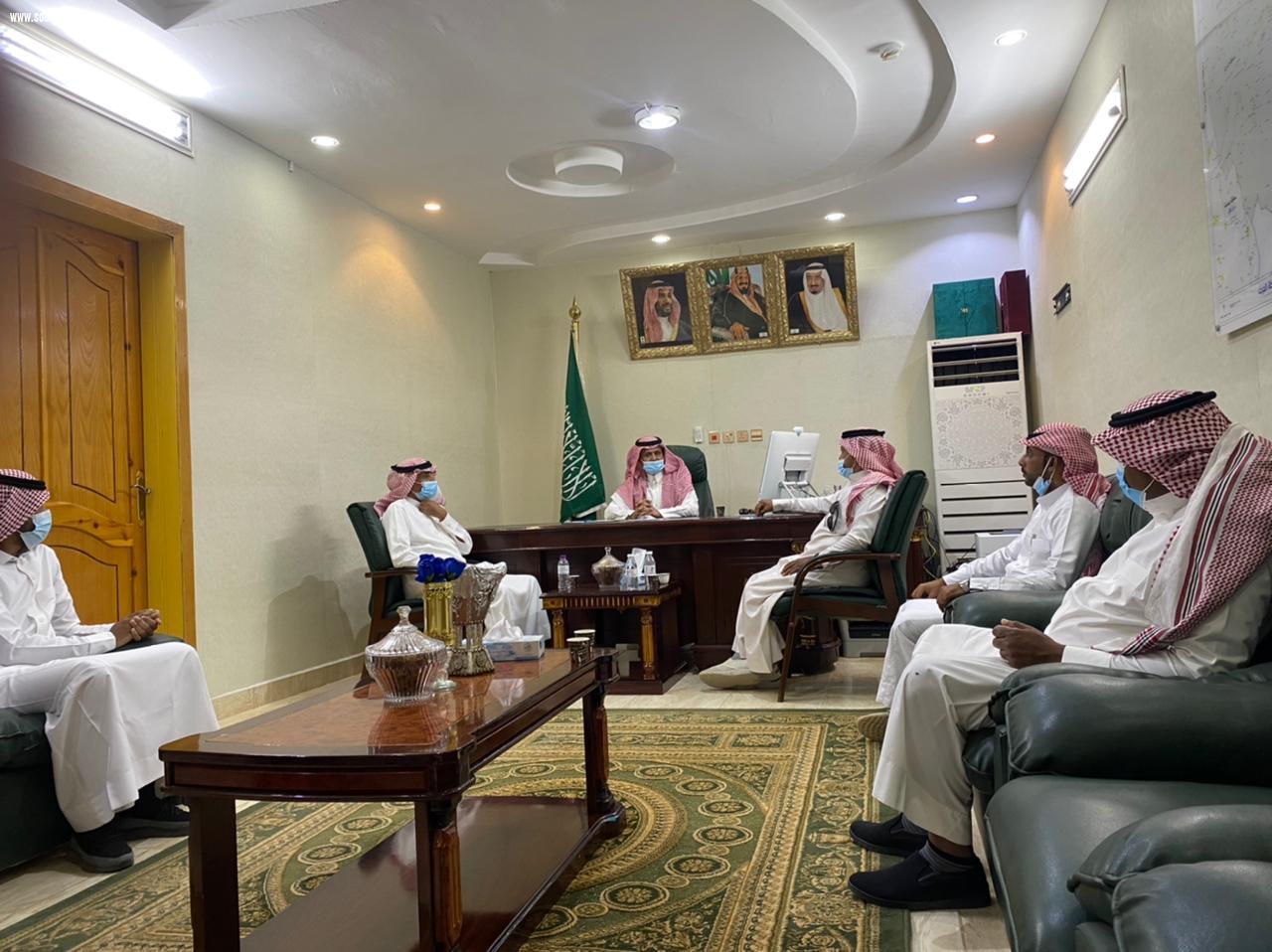 محافظ الحرث يلتقي أعضاء المركز الاعلامي بالمحافظة 