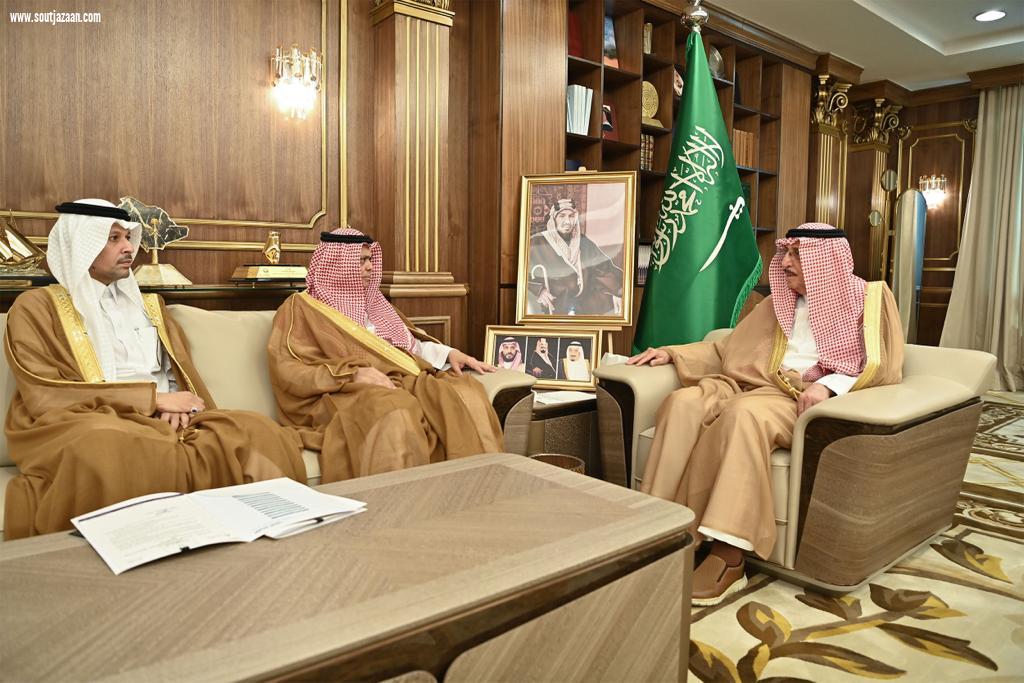 سمو أمير منطقة جازان يطلع على الاستعدادات لتنظيم النسخة الأولى من منتدى جازان الاستثماري