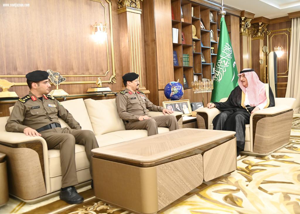 سمو أمير جازان يستقبل مدير عام المرور بالمملكة ويتسلم التقرير االسنوي لمرور المنطقة