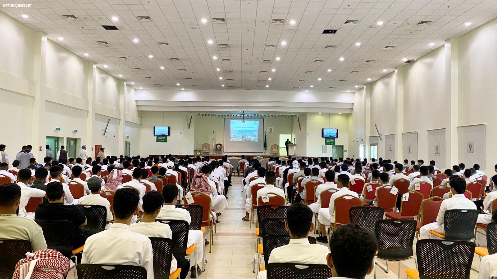 بحضور 300 متدرب |  تقنية صامطة تقيم البرنامج التقني للمستجدين