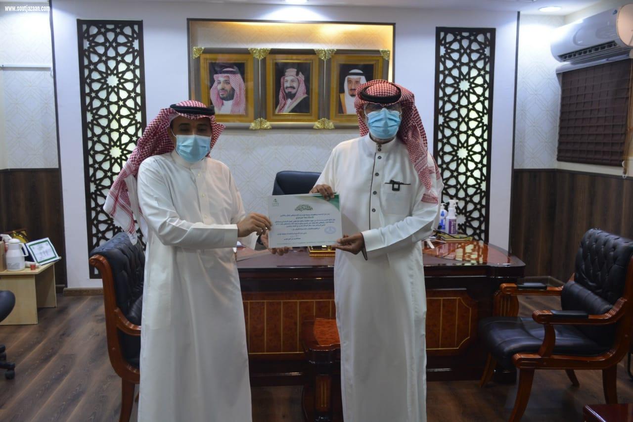 صحة جازان تكرم موظفي قسم الإحصاء بمستشفى صامطة العام لأدائهم المتميز