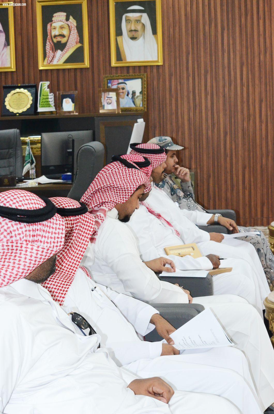 محافظ بيش يرأس اجتماع لجنة مهرجان بيش الترفيهي والسياحي استعداداً لموسم بيش