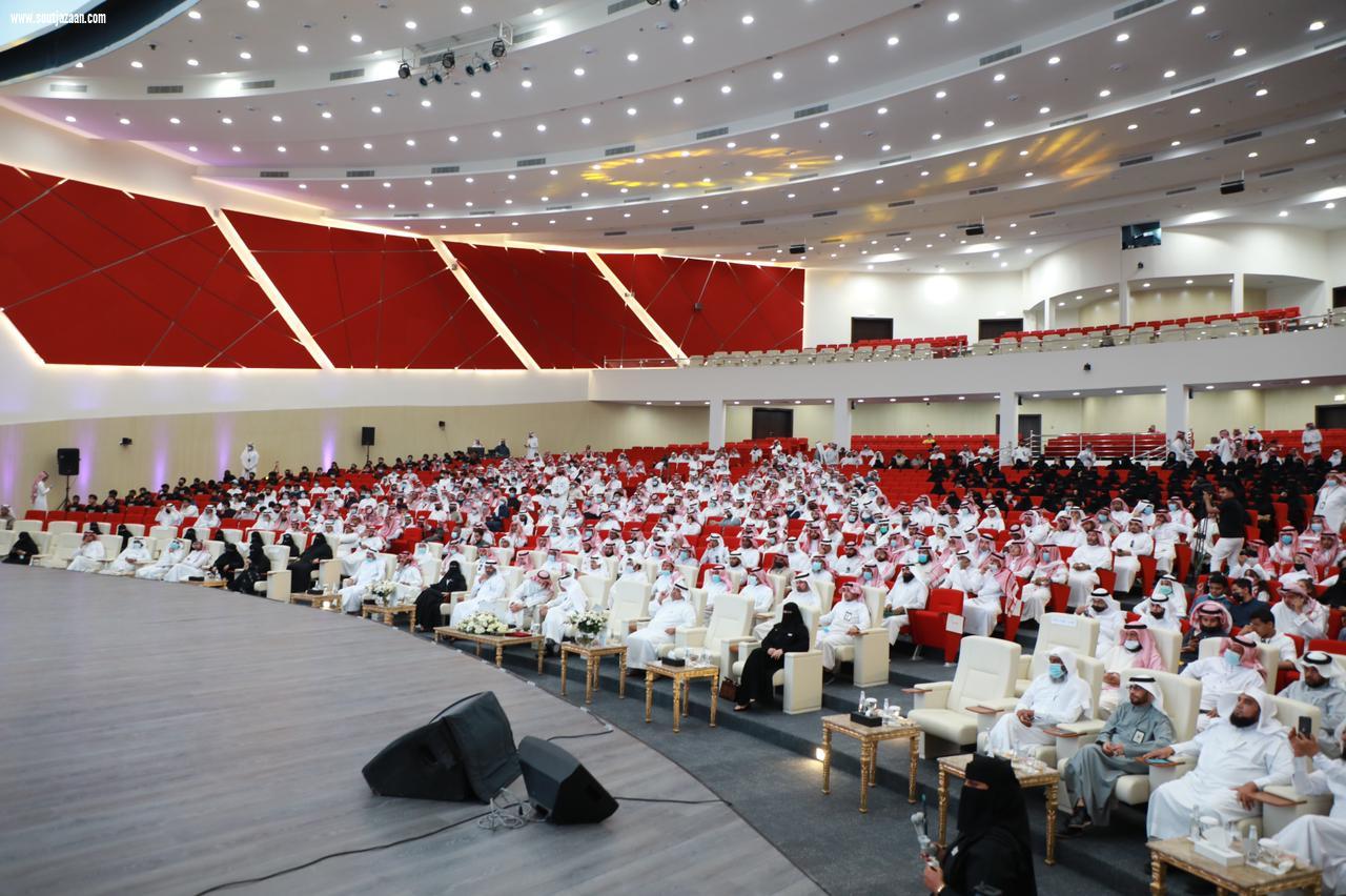 بمشاركة نخبة من المتخصصين | مدير عام تعليم جازان يفتتح الملتقى العلمي للإبداع والموهبة  جاهزون للمستقبل  Ready4Future