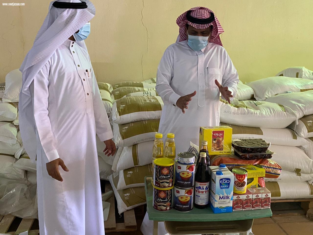 محافظ بيش يقوم بزيارة مفاجئة وتفقدية لجمعية البر ببيش 