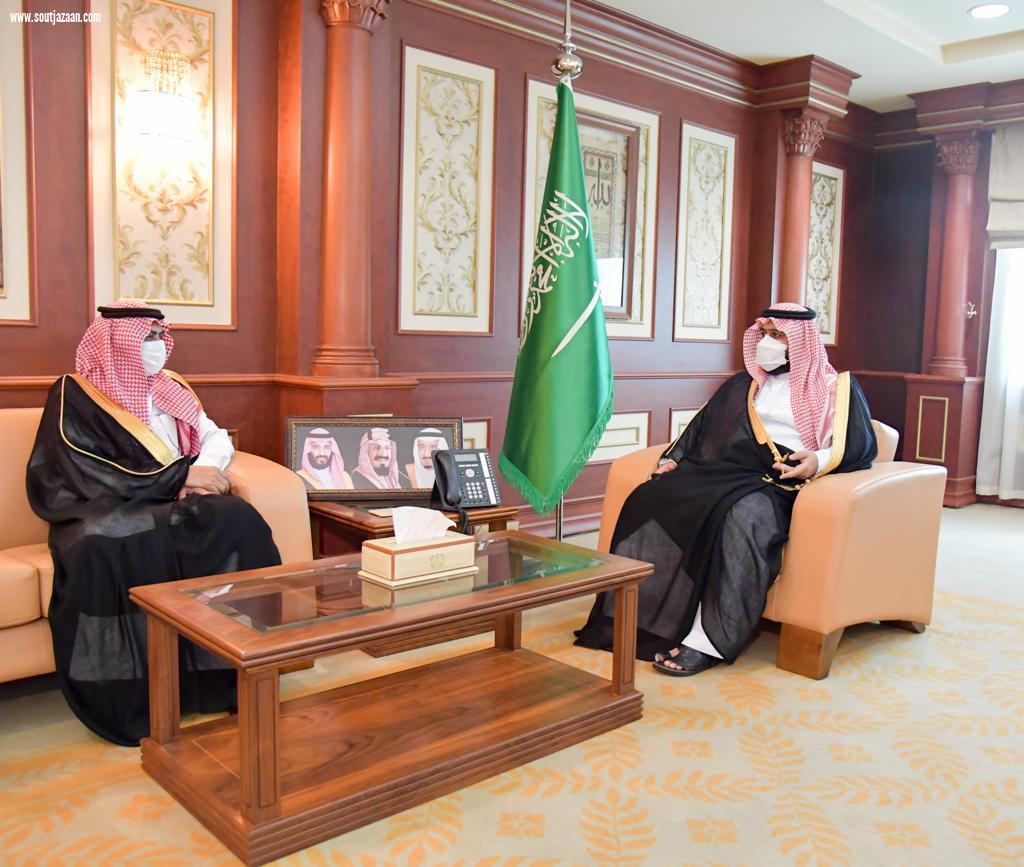 سمو نائب أمير جــازان يستقبل مديري تعليم جازان وصبيا والطلاب الفائزين في تحدي فيرست التقني للروبوت
