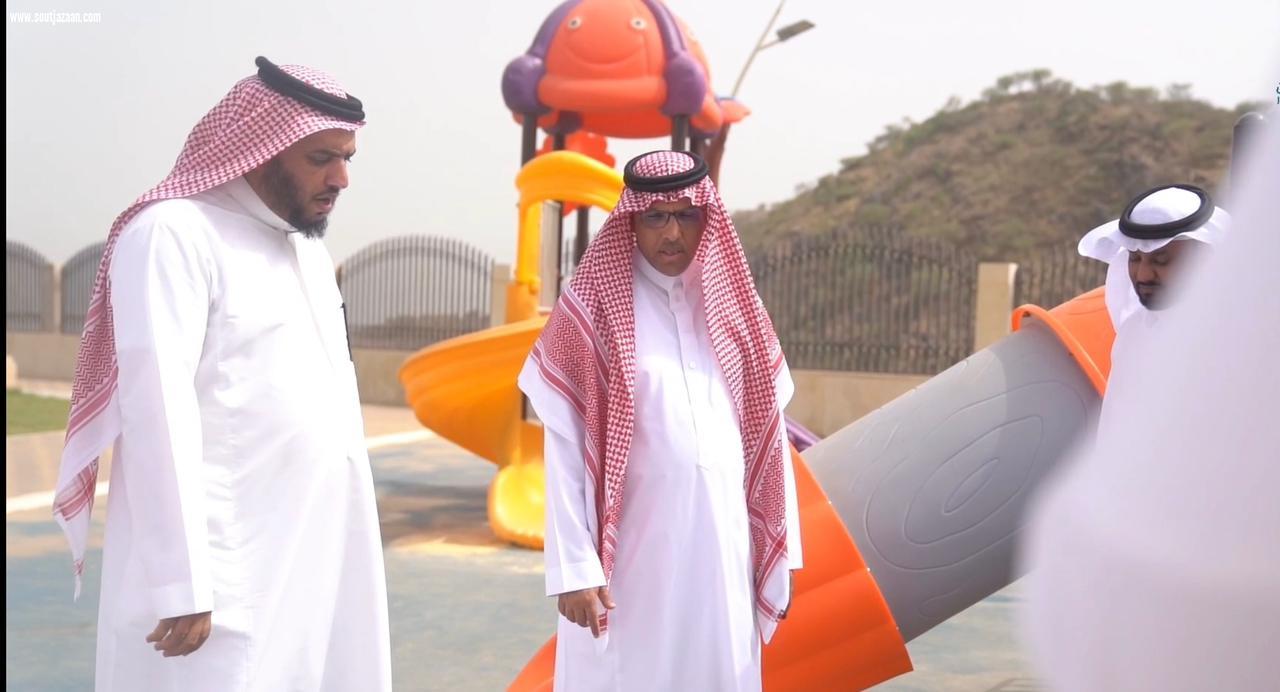 أمين جازان يتفقد مشاريع فيفاء البلدية ويناقش سبل تطوير سير العمل