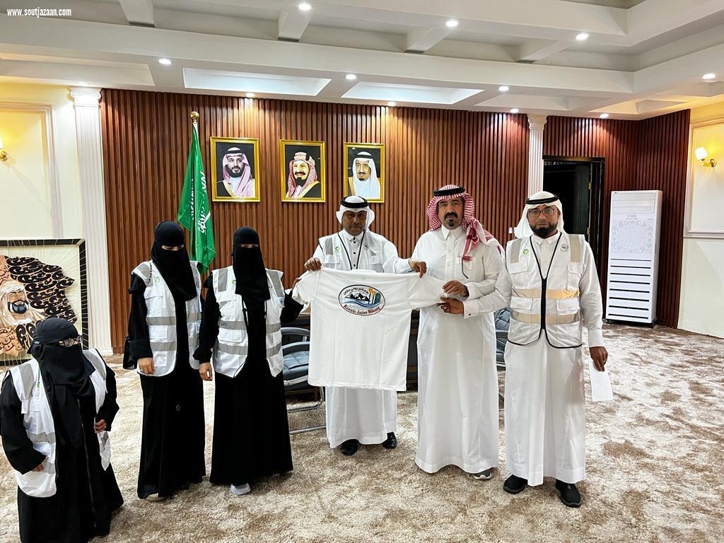 محافظ بيش يستقبل فريق هايكنج روابي جازان 