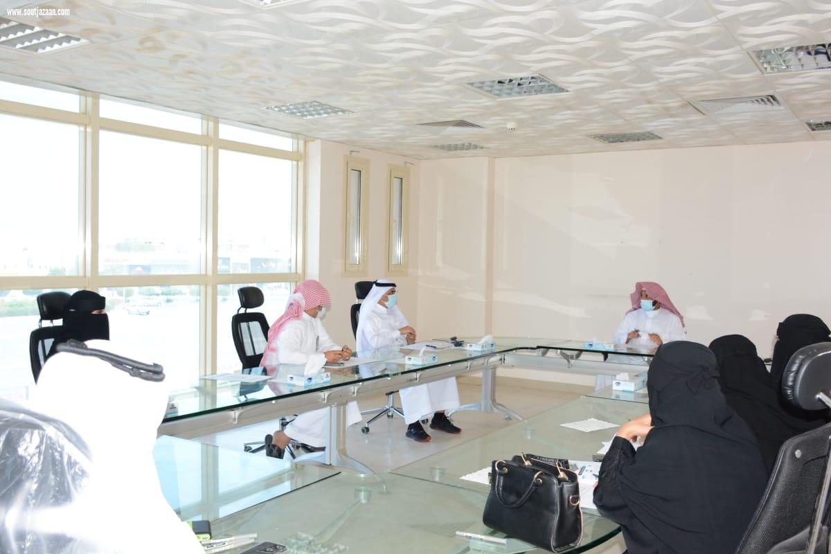ناقش مبادرة لجنة الطفولة لتدريب وترفيه ذوي الإعاقة وأسرهم بالمنطقة لجنة شؤون الأسرة بجازان تعقد اجتماعاً لتشكيل لجانها الفرعية بالمحافظات