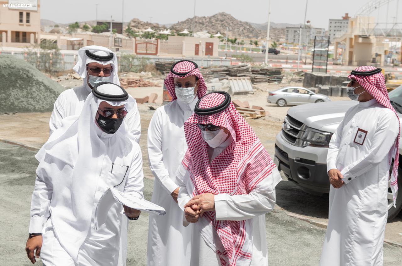 معالي رئيس جامعة الباحة يتفقد مدرسة تعليم القيادة للسيدات