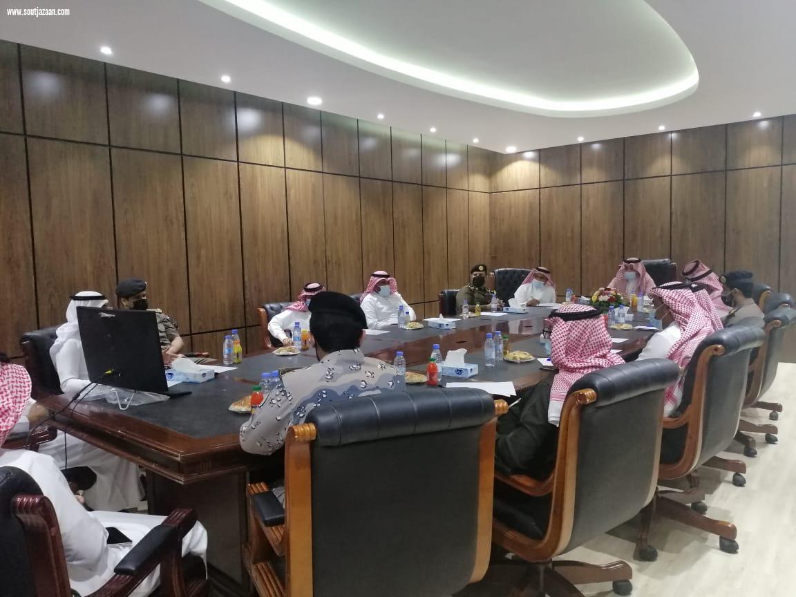 محافظ الدرب الهزاني يتفقد مركز الشقيق