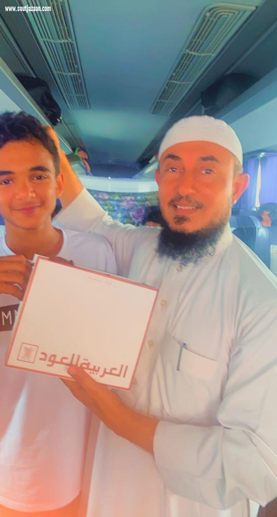 حملة الوفاء على نية الشهداء تكرم أبناء الشهيد محزري وتحفز المعتمرين