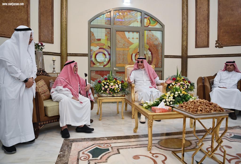 سمو أمير منطقة جازان يزور عدداً من مشايخ محافظة صبيا