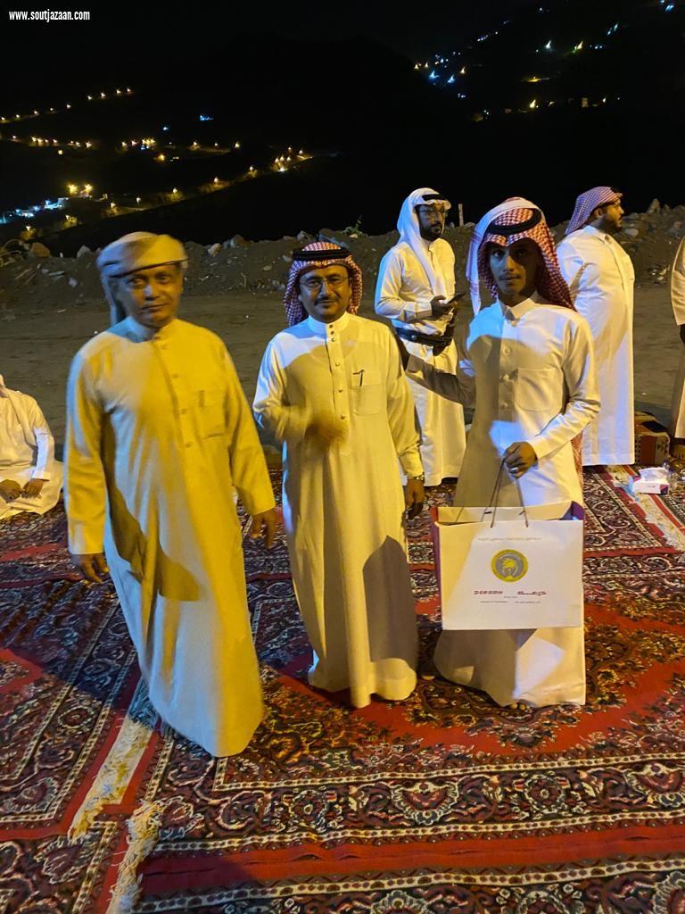 البشري يحتفل بتخرج نجله نواف