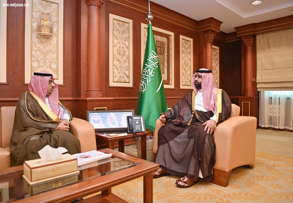 سمو الأمير محمد بن عبدالعزيز يطلع على استعدادات انطلاق مهرجاني عسل جازان والبن السعودي