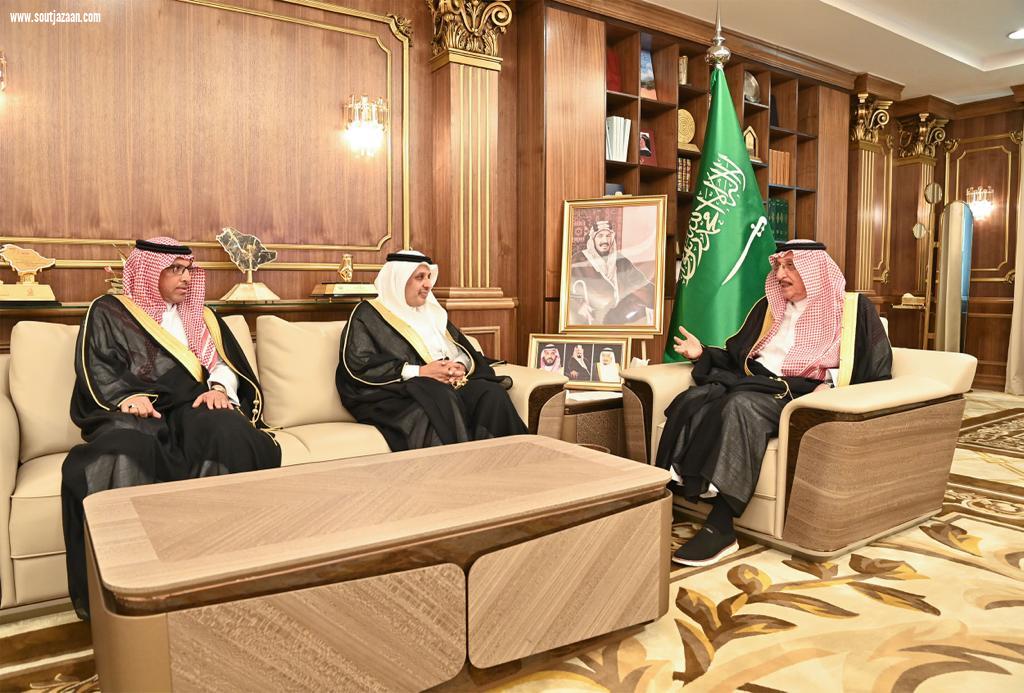 سمو الأمير محمد بن ناصر يرعى مراسم توقيع إنشاء وتشغيل النقل العام بالحافلات في حاضرة جازان بتكلفة 103 ملايين ريال
