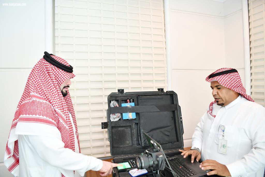 الأحوال المدنية تقدم خدماتها لمنسوبي إمارة منطقة جازان ضمن مبادرة نأتي إليك