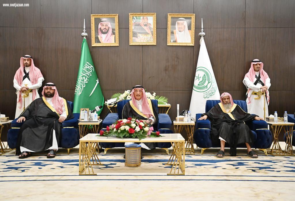 سمو امير جازان يخصص الجلسة الاسبوعية بقصر سموه لبحث موضوع مجتمع واعي بلا ادمان