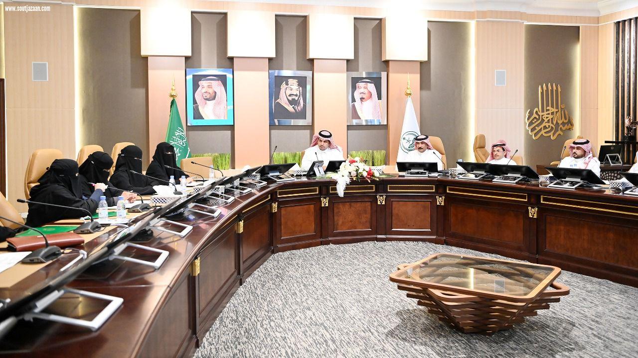 وكيل إمارة جازان يرأس اجتماع لجنة شؤون الأسرة بالمنطقة