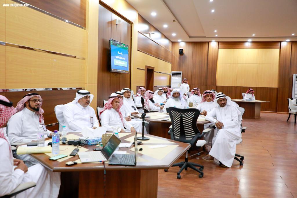 مدير عام تعليم جازان المكلف يدشن برنامج الإدارة الإلكتروني لتحليل الاختبارات الوزارية