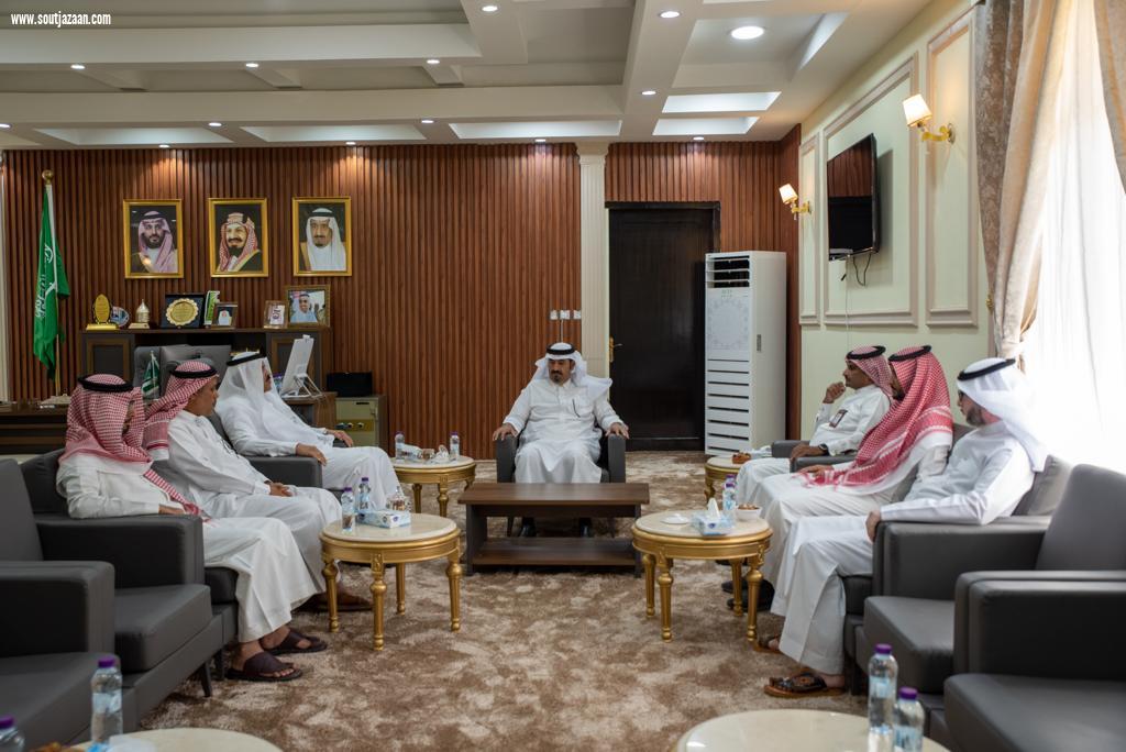 محافظ بيش يرأس اجتماع المجلس المحلي  ويستقبل أمين مجلس المنطقة والرئيس التنفيذي لمدينة جازان للصناعات 