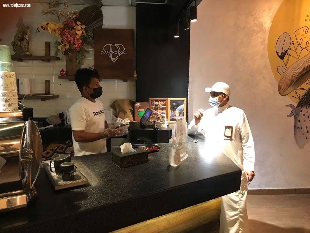 الموارد البشرية بجازان تنفذ جولات ميدانية للتأكد من تطبيق قرارات التوطين