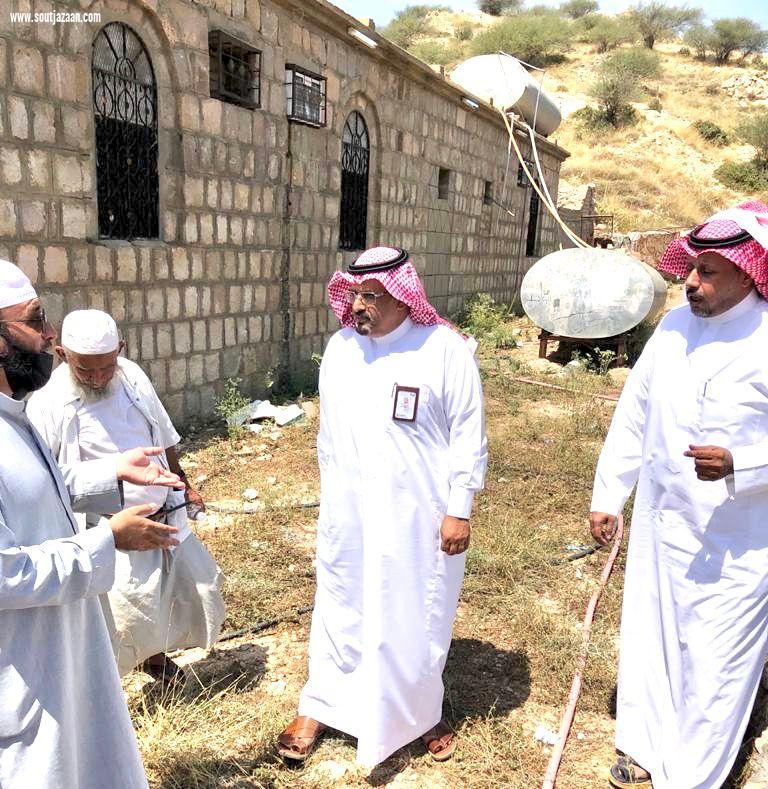 محافظ العارضة يتفقد الخدمات في جبل العبادل 