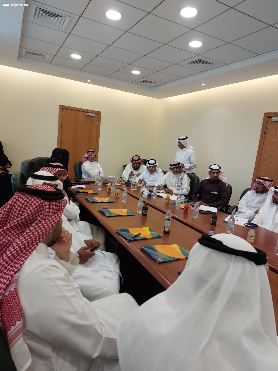 مدير عام فرع الموارد البشرية بجازان يعقد الاجتماع التحضيري الثالث لملتقى التمكين والتوظيف بالمنطقة