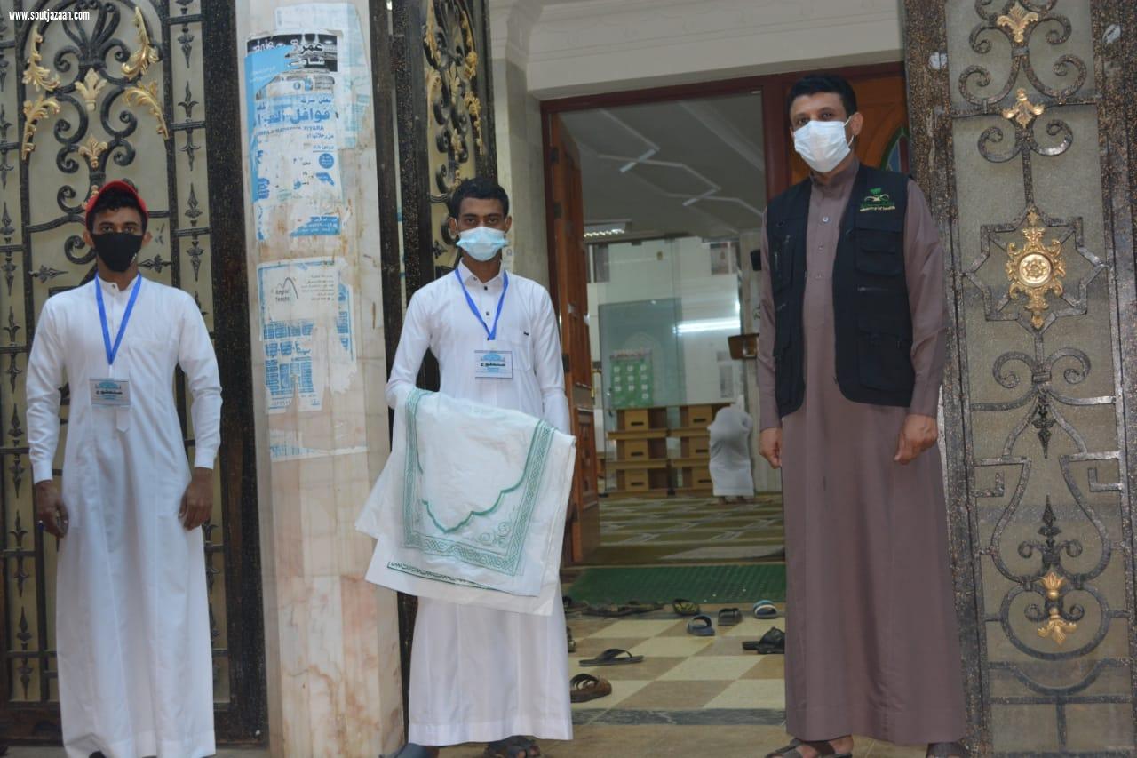 مستشفى صامطة العام يواصل  تنفيذ حملته الميدانية لتطبيق الإجراءات الاحترازية بجوامع ومساجد المحافظة