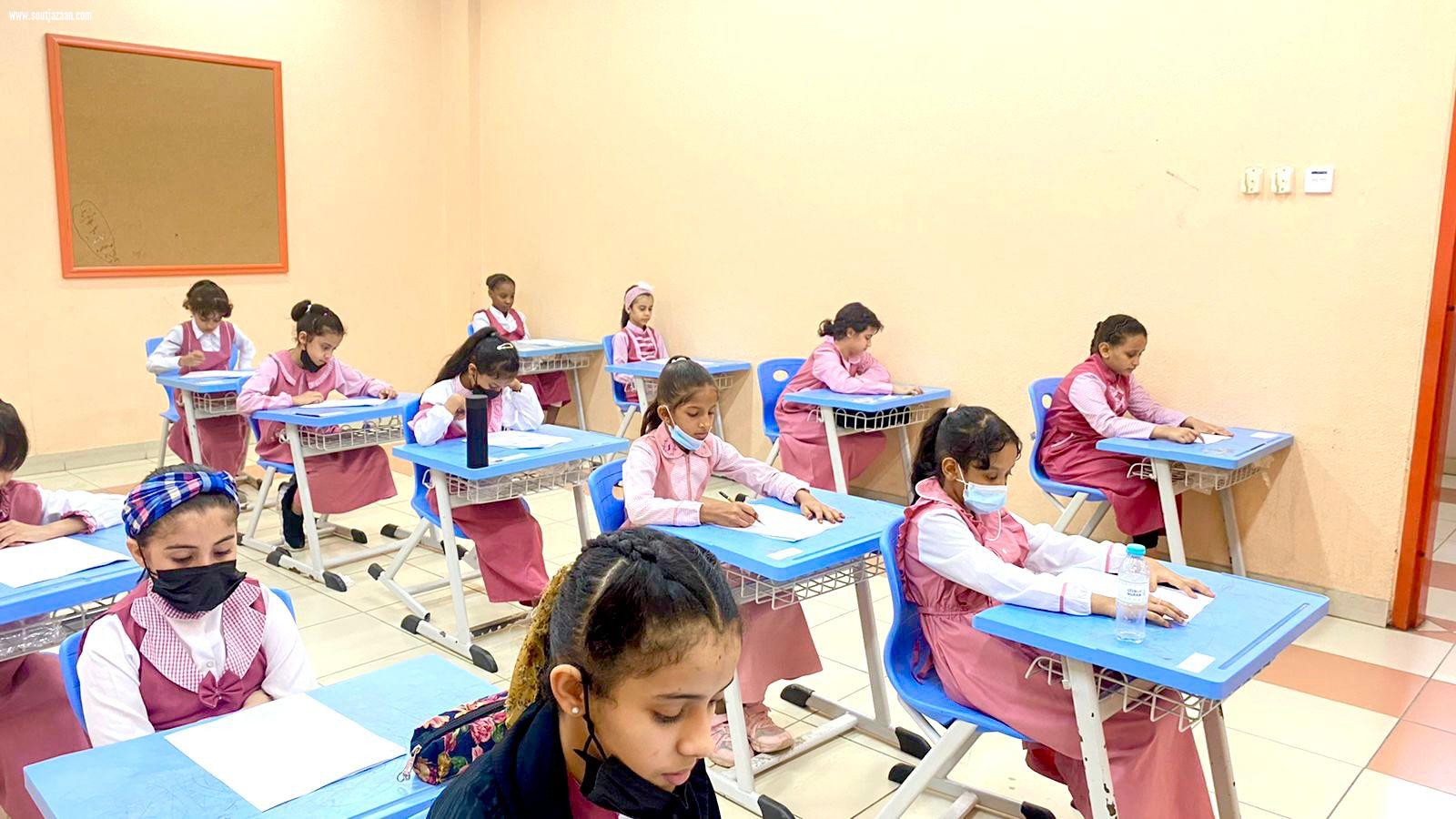 خلال جولته التفقدية في عدد من المدارس | مدير عام تعليم جازان يطمئن على سير اختبارات الفصل الدراسي الثالث