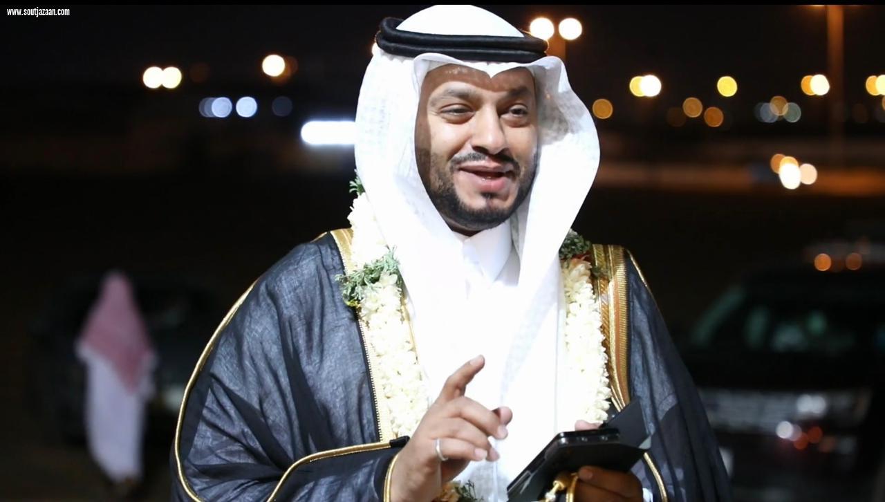 المقدم مدخلي على السرير الأبيض