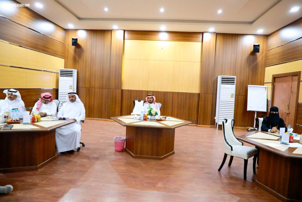 مجلس إدارة تعليم جازان يعقد اجتماعه الأول ويناقش الانضباط المدرسي