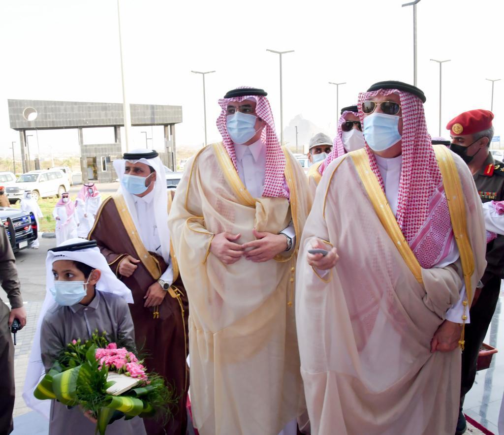سمو أمير منطقة جازان يتفقد محافظة العارضة ويدشّن مشروعات تنموية بأكثر من 423 مليون ريال بالمحافظة 
