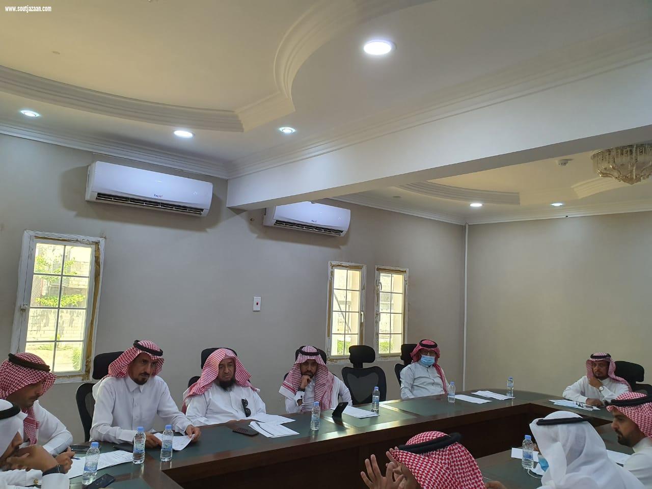 المجلس البلدي لبلدية محافظة بيش يعقد جلسته العادية ذات الرقم(٧١)