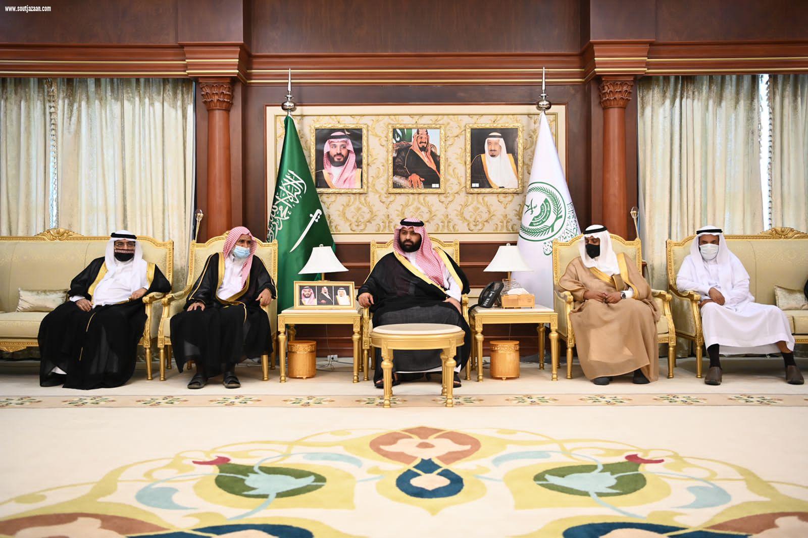 سمو أمير جازان بالنيابة يستقبل عضو الافتاء بمنطقة جازان ومدراء فروع الرئاسة العامة للبحوث العلمية والإفتاء بالمملكة