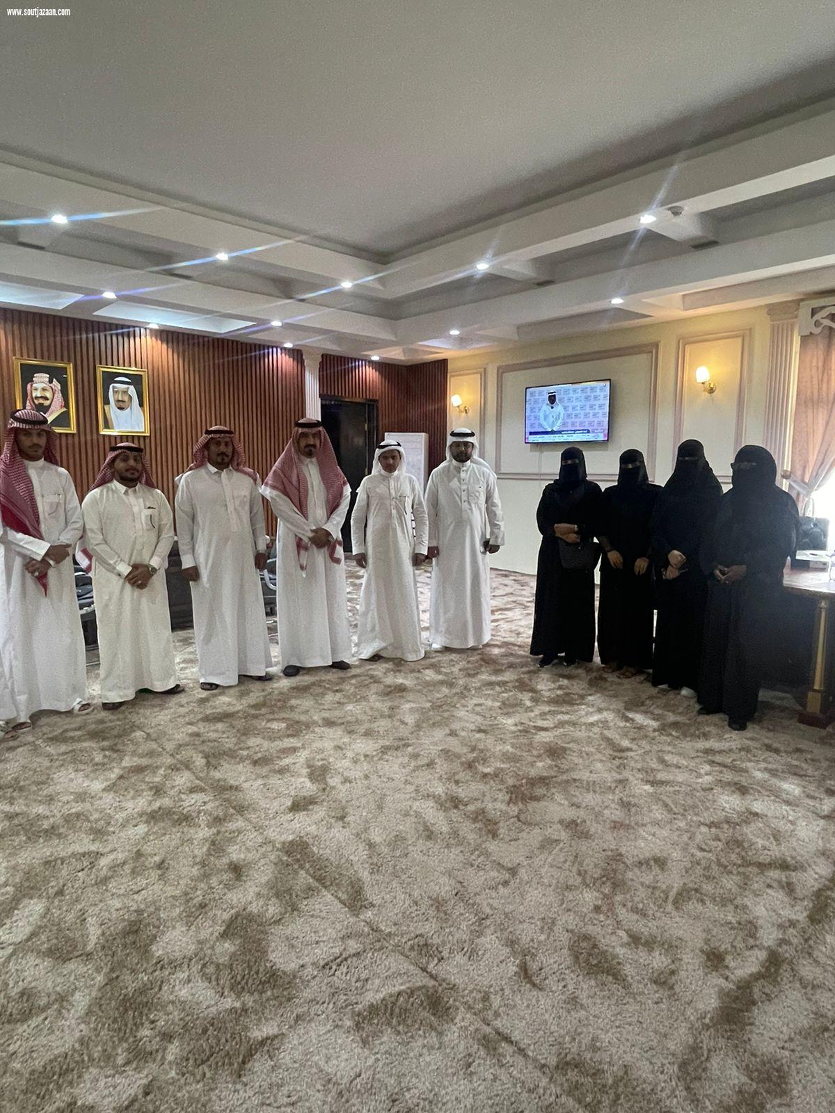 محافظ بيش يستقبل المستثمرين ومدير الاستثمار ببلدية بيش