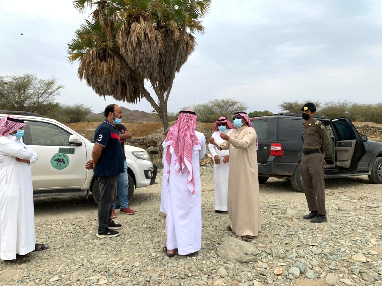 محافظ بيش يتفقد مركز مسلية والفطيحة والقرى التابعه لها 