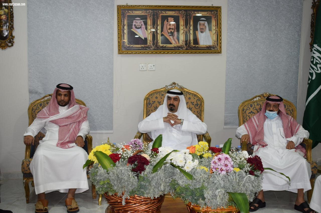 محافظ بـيـش يتفقد مركز مسلية ويلتقي بالاهالي 