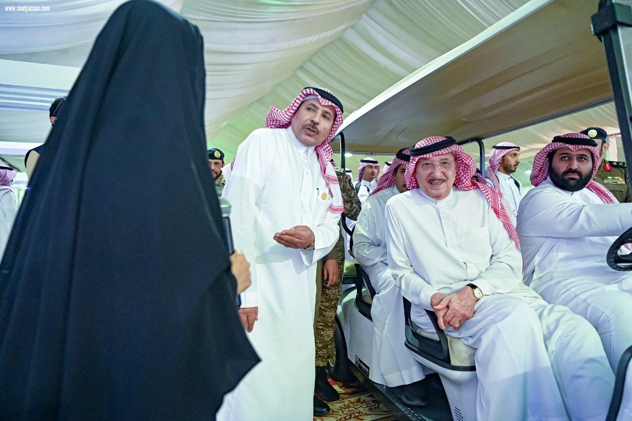 سمو أمير جازان يقف بحضور سمو نائبه على معرض الجهات المشاركة والحرف البحرية وفعاليات مهرجان الحريد الـ ١٨ بفرسان